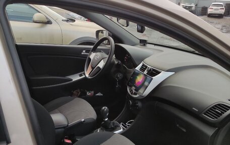 Hyundai Solaris II рестайлинг, 2011 год, 890 000 рублей, 7 фотография