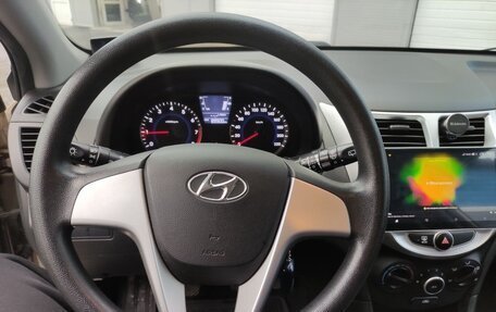 Hyundai Solaris II рестайлинг, 2011 год, 890 000 рублей, 6 фотография