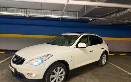 Infiniti QX50 I рестайлинг, 2014 год, 2 000 000 рублей, 4 фотография