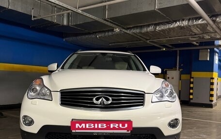 Infiniti QX50 I рестайлинг, 2014 год, 2 000 000 рублей, 2 фотография