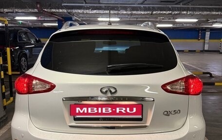 Infiniti QX50 I рестайлинг, 2014 год, 2 000 000 рублей, 11 фотография