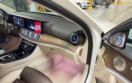 Mercedes-Benz E-Класс, 2018 год, 4 950 000 рублей, 19 фотография