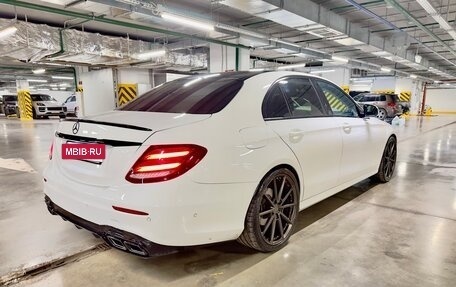 Mercedes-Benz E-Класс, 2018 год, 4 950 000 рублей, 13 фотография