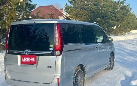 Toyota Esquire I, 2016 год, 2 000 000 рублей, 3 фотография