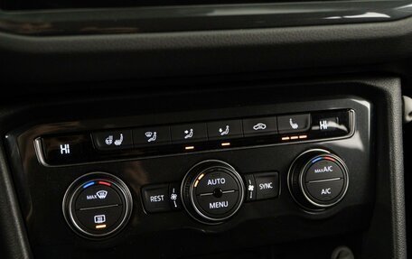 Volkswagen Tiguan II, 2020 год, 2 239 050 рублей, 17 фотография