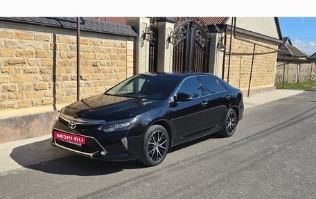 Toyota Camry, 2018 год, 2 500 000 рублей, 4 фотография