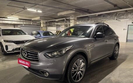 Infiniti QX70, 2015 год, 3 000 001 рублей, 2 фотография