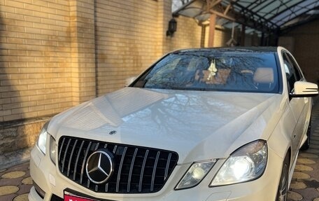 Mercedes-Benz E-Класс, 2011 год, 1 600 000 рублей, 2 фотография