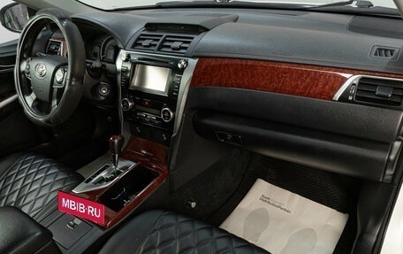 Toyota Camry, 2014 год, 2 149 000 рублей, 9 фотография