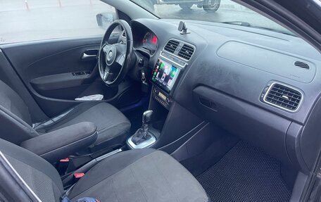 Volkswagen Polo VI (EU Market), 2013 год, 700 000 рублей, 13 фотография