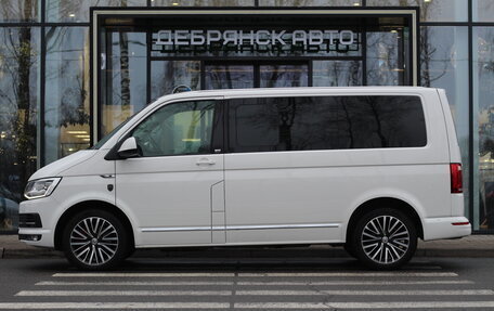 Volkswagen Multivan T6 рестайлинг, 2018 год, 4 950 000 рублей, 2 фотография