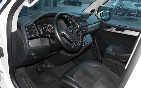 Volkswagen Multivan T6 рестайлинг, 2018 год, 4 950 000 рублей, 6 фотография