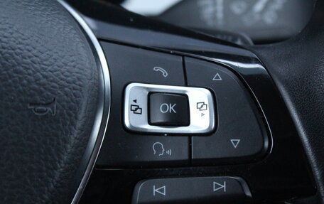 Volkswagen Multivan T6 рестайлинг, 2018 год, 4 950 000 рублей, 8 фотография