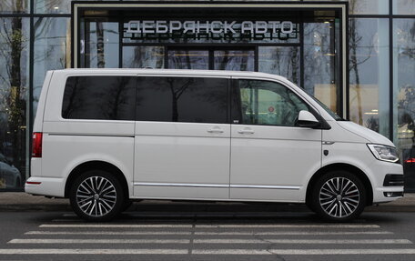 Volkswagen Multivan T6 рестайлинг, 2018 год, 4 950 000 рублей, 3 фотография