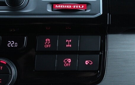 Volkswagen Multivan T6 рестайлинг, 2018 год, 4 950 000 рублей, 12 фотография