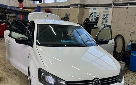 Volkswagen Polo VI (EU Market), 2013 год, 550 000 рублей, 1 фотография