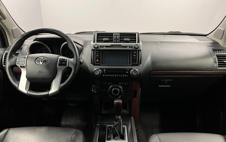 Toyota Land Cruiser Prado 150 рестайлинг 2, 2015 год, 3 299 000 рублей, 11 фотография