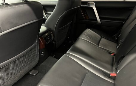 Toyota Land Cruiser Prado 150 рестайлинг 2, 2015 год, 3 299 000 рублей, 17 фотография