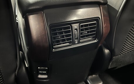 Toyota Land Cruiser Prado 150 рестайлинг 2, 2015 год, 3 299 000 рублей, 23 фотография