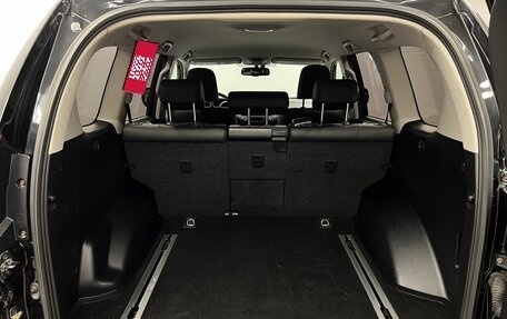 Toyota Land Cruiser Prado 150 рестайлинг 2, 2015 год, 3 299 000 рублей, 26 фотография