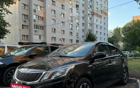 KIA Rio III рестайлинг, 2013 год, 885 000 рублей, 2 фотография