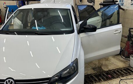 Volkswagen Polo VI (EU Market), 2013 год, 550 000 рублей, 2 фотография