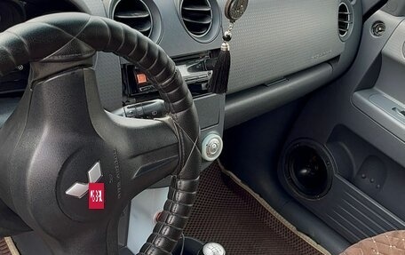 Mitsubishi Colt VI рестайлинг, 2004 год, 360 000 рублей, 5 фотография