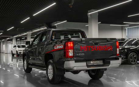 Mitsubishi L200, 2024 год, 4 650 000 рублей, 4 фотография