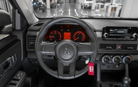 Mitsubishi L200, 2024 год, 4 650 000 рублей, 10 фотография