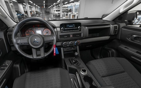 Mitsubishi L200, 2024 год, 4 650 000 рублей, 7 фотография