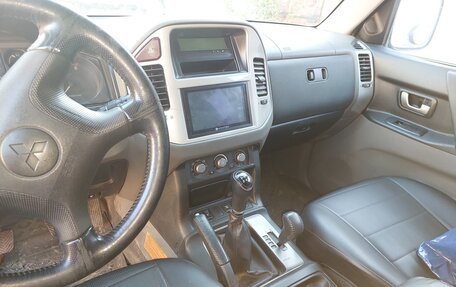 Mitsubishi Pajero III рестайлинг, 2006 год, 1 150 000 рублей, 10 фотография
