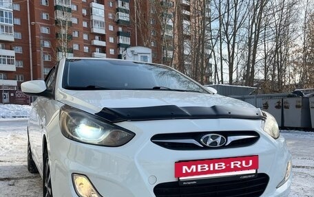 Hyundai Solaris II рестайлинг, 2011 год, 750 000 рублей, 3 фотография