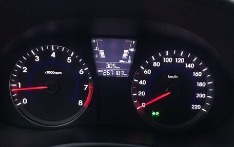 Hyundai Solaris II рестайлинг, 2011 год, 660 000 рублей, 7 фотография