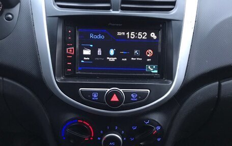 Hyundai Solaris II рестайлинг, 2011 год, 660 000 рублей, 10 фотография