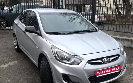 Hyundai Solaris II рестайлинг, 2011 год, 660 000 рублей, 3 фотография