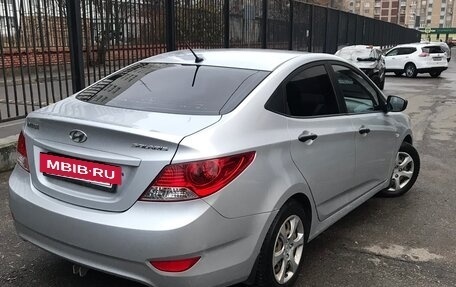 Hyundai Solaris II рестайлинг, 2011 год, 660 000 рублей, 6 фотография