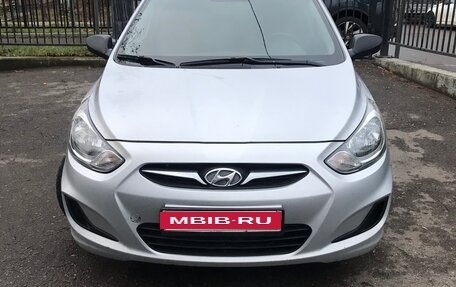 Hyundai Solaris II рестайлинг, 2011 год, 660 000 рублей, 2 фотография