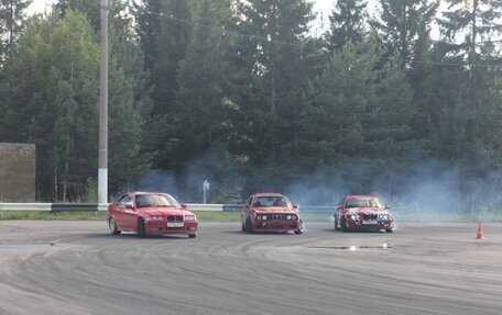 BMW 3 серия, 1985 год, 750 000 рублей, 18 фотография