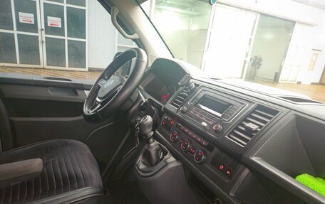 Volkswagen Caravelle T6 рестайлинг, 2018 год, 4 100 000 рублей, 17 фотография