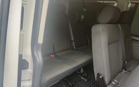 Volkswagen Caravelle T6 рестайлинг, 2018 год, 4 100 000 рублей, 15 фотография