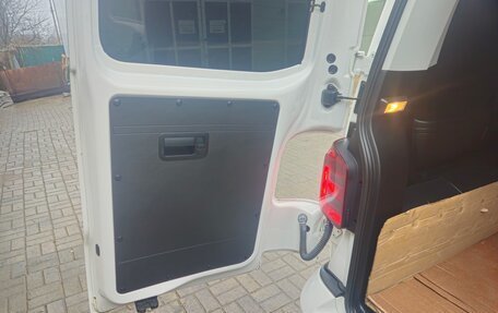 Volkswagen Caravelle T6 рестайлинг, 2018 год, 4 100 000 рублей, 16 фотография