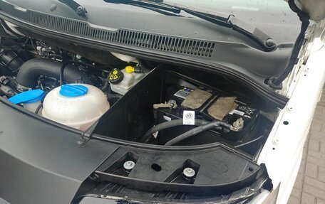 Volkswagen Caravelle T6 рестайлинг, 2018 год, 4 100 000 рублей, 23 фотография