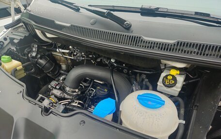 Volkswagen Caravelle T6 рестайлинг, 2018 год, 4 100 000 рублей, 26 фотография