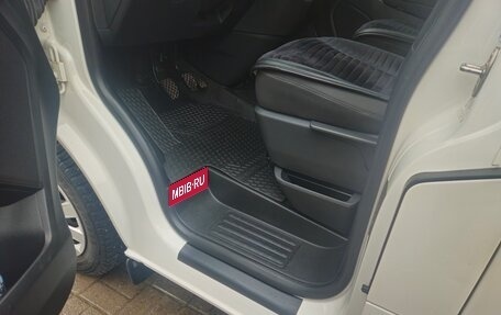 Volkswagen Caravelle T6 рестайлинг, 2018 год, 4 100 000 рублей, 21 фотография