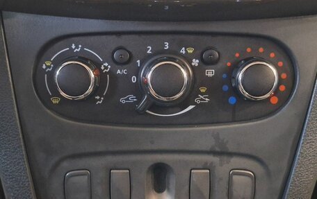 Renault Logan II, 2020 год, 1 090 000 рублей, 10 фотография