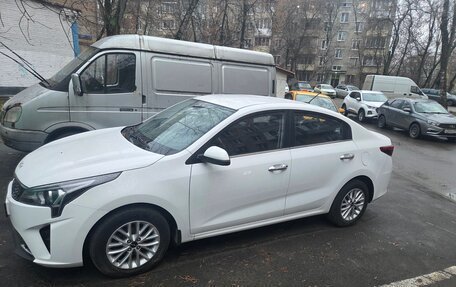 KIA Rio IV, 2022 год, 1 760 000 рублей, 2 фотография