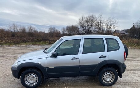 Chevrolet Niva I рестайлинг, 2016 год, 580 000 рублей, 2 фотография