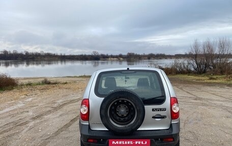 Chevrolet Niva I рестайлинг, 2016 год, 580 000 рублей, 4 фотография