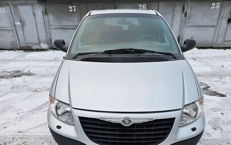 Chrysler Voyager IV, 2001 год, 547 000 рублей, 2 фотография