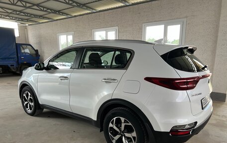 KIA Sportage IV рестайлинг, 2021 год, 2 550 000 рублей, 4 фотография